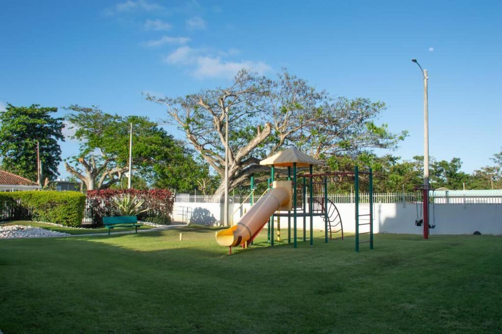 Vistas Apartment @ Puerto Nuevo Beach Vega Baja Eksteriør bilde